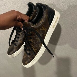 authentic Louis Vuitton frontrow sneakers